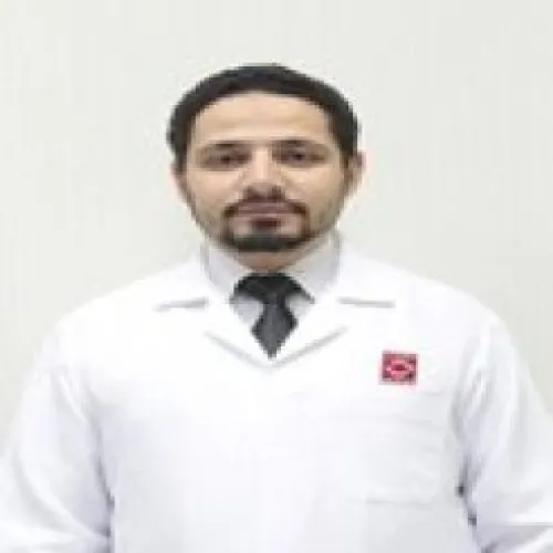 د. ايهاب محد السواح اخصائي في طب عيون