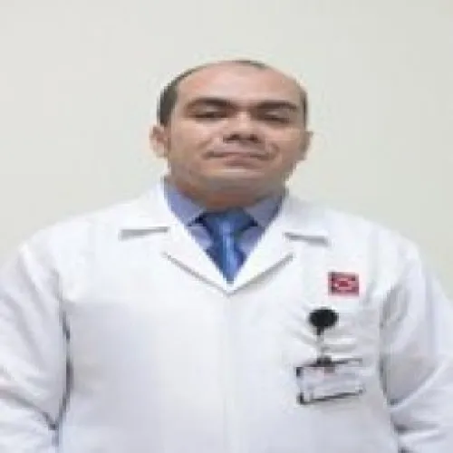 د. احمد وجدي اخصائي في طب عيون