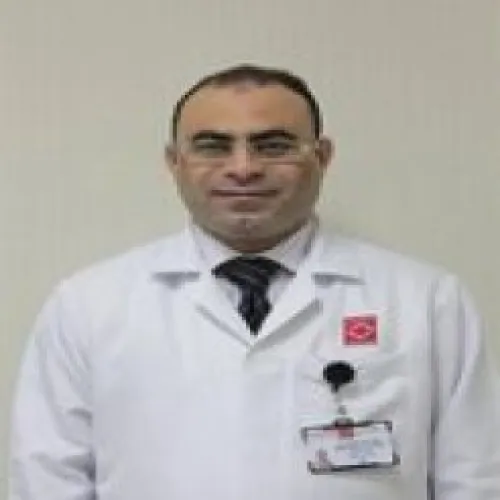 د. بسام احمد القاضي اخصائي في طب عيون