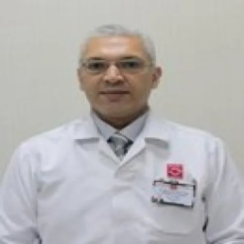 د. محمد ياسر فرج اخصائي في طب عيون