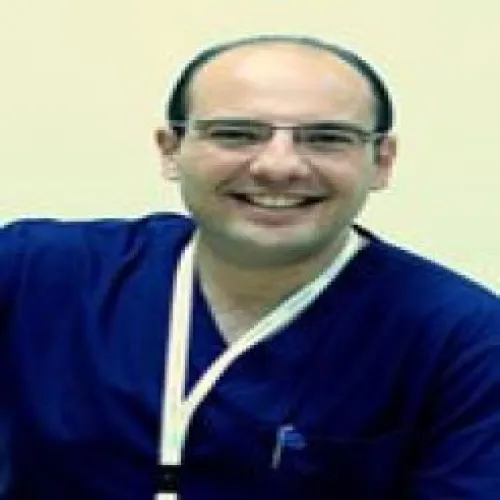 الدكتور احمد سيد بدوي اخصائي في طب اسنان