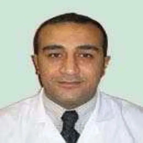 د. احمد صبحي اخصائي في طب عيون