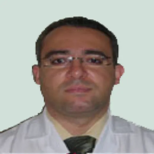 د. حاتم تحسين اخصائي في طب عيون