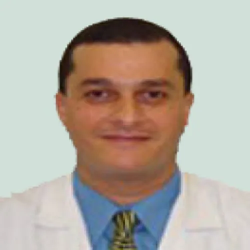 د. حاتم مندور اخصائي في طب عيون