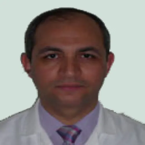 د. محمود السنباوي اخصائي في طب عيون