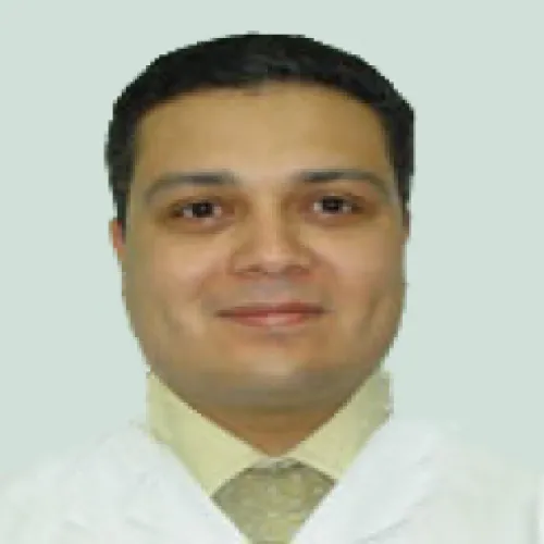 د. احمد توفيق اخصائي في طب عيون