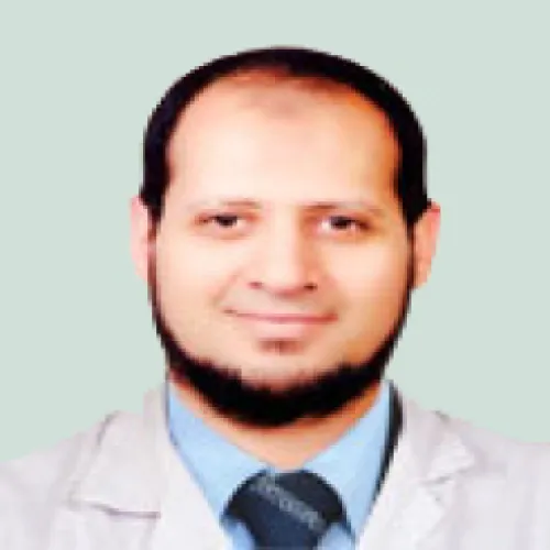 د. مصطفي ابو العنين اخصائي في طب عيون