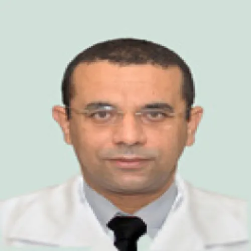 د. وائل المناوى اخصائي في طب عيون