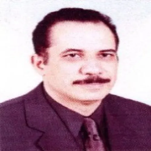 د. اسامة عبد الحكيم اخصائي في طب عيون