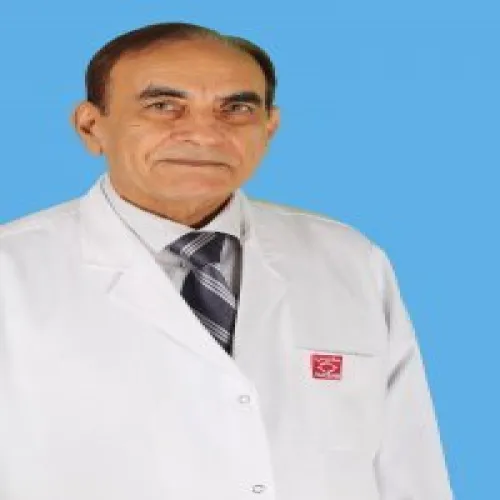 د. محمد انور اخصائي في طب عيون