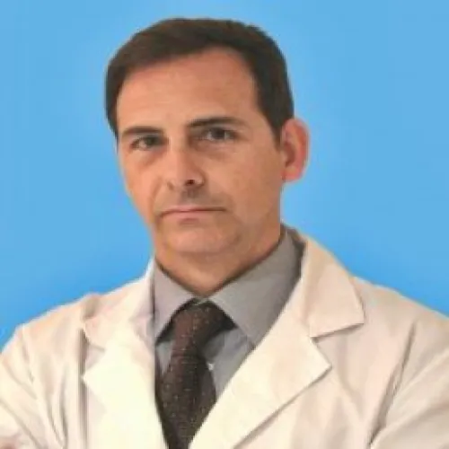 د. جونزالو مونيوث اخصائي في طب عيون