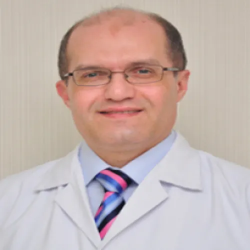 د. اشرف شكري اخصائي في طب عيون
