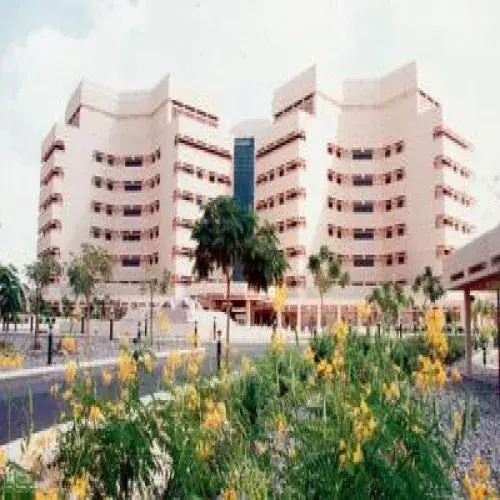 مستشفى جامعة الملك عبدالعزيز اخصائي في طب عام