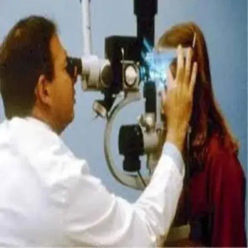 مستشفيات و مراكز مغربي مكتب الرئيسي اخصائي في طب عيون