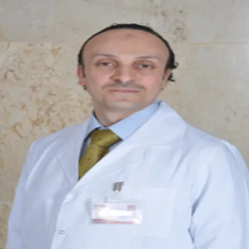 د. حازم الخليفى اخصائي في طب عيون