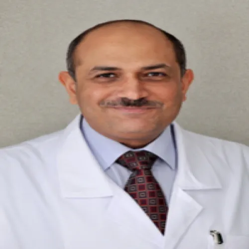 د. عادل عبد الموجود اخصائي في طب عيون