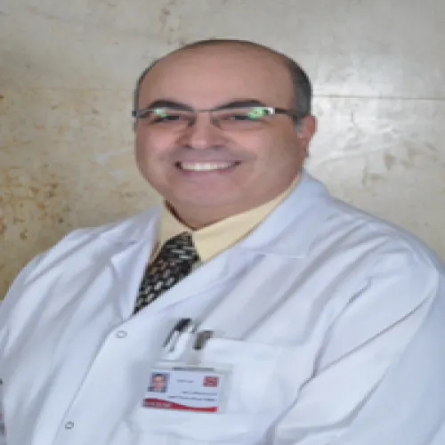 د. كريم فوزى لبيب اخصائي في طب عيون