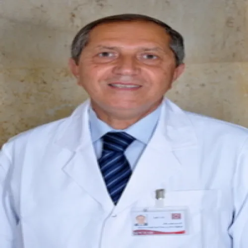 د. مجدى هلال اخصائي في طب عيون