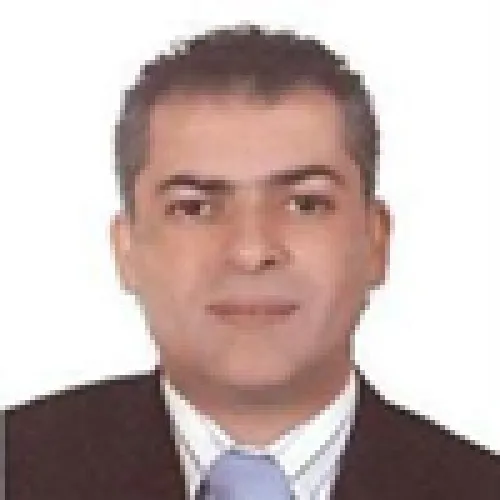 د. عمر النويهض اخصائي في القلب والاوعية الدموية