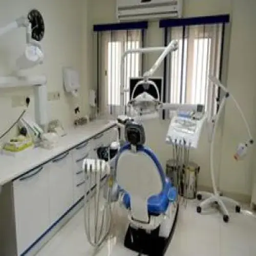 مركز طب الاسنان الحديث اخصائي في طب اسنان