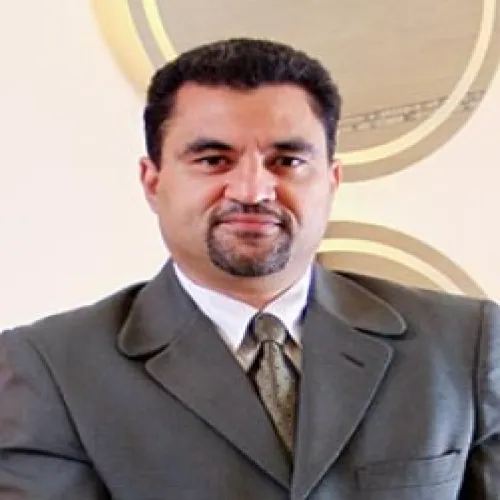 د. محمد النقيب اخصائي في طب عيون