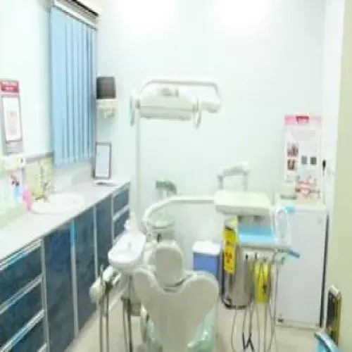 مستوصف دار الزمرد لطب الاسنان اخصائي في 