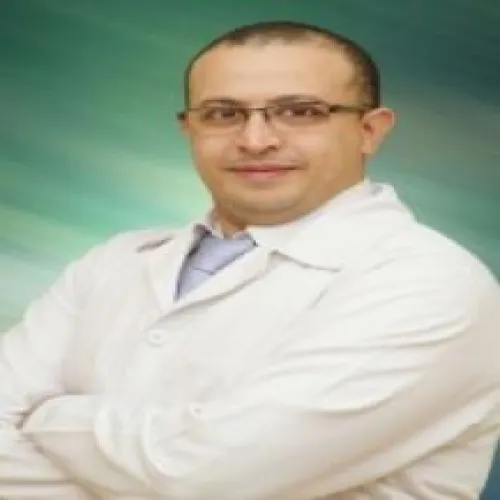 د. احمد امين اخصائي في طب اسنان
