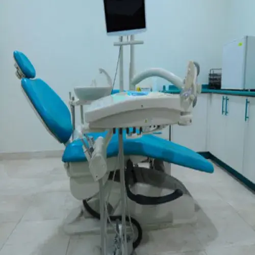 مركز الماسة التخصصي لطب الاسنان اخصائي في 