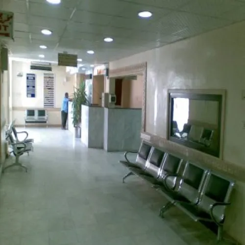 مستوصف عزيز الطبي اخصائي في