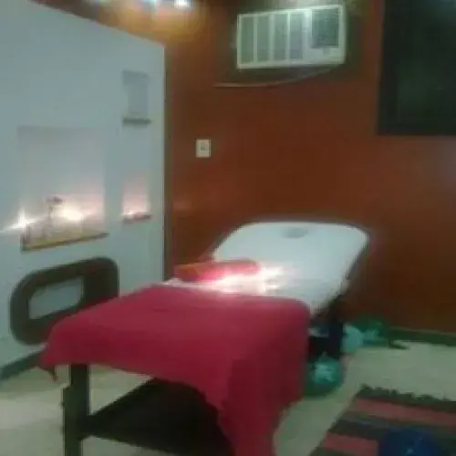 مستوصف زمزم الطبي اخصائي في 