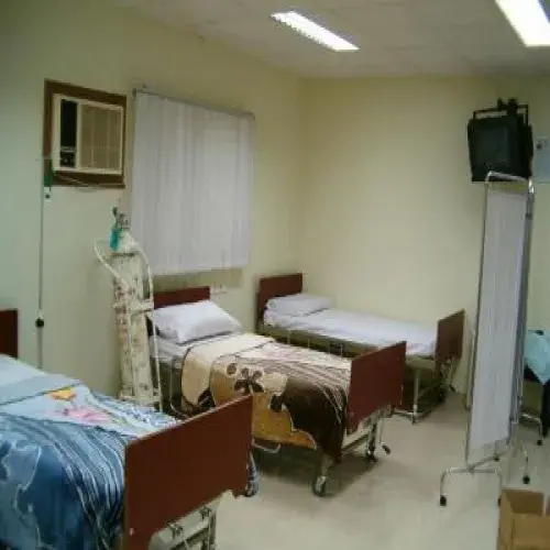 مستوصف الخليج الطبي اخصائي في 