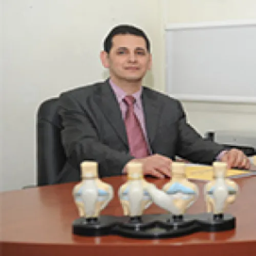 د. ناجح سعد عبيد اخصائي في جراحة العظام والمفاصل