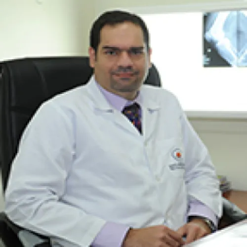 د. وائل محمود الريس اخصائي في جراحة العظام والمفاصل