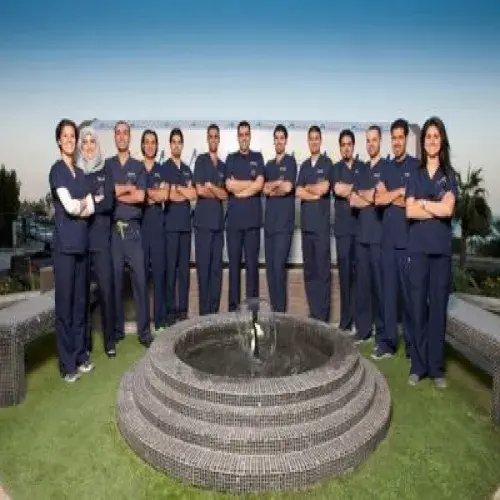 اسنان كلينك اخصائي في 