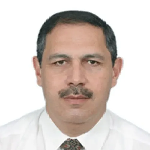 د. محمد معتز عفيفى اخصائي في طب اسنان