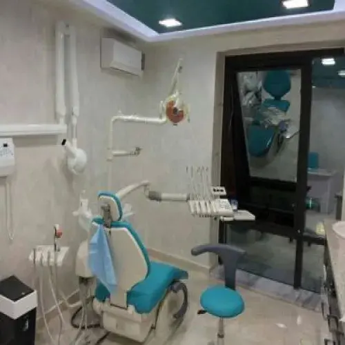 اكوا كلينك لطب الاسنان اخصائي في طب اسنان