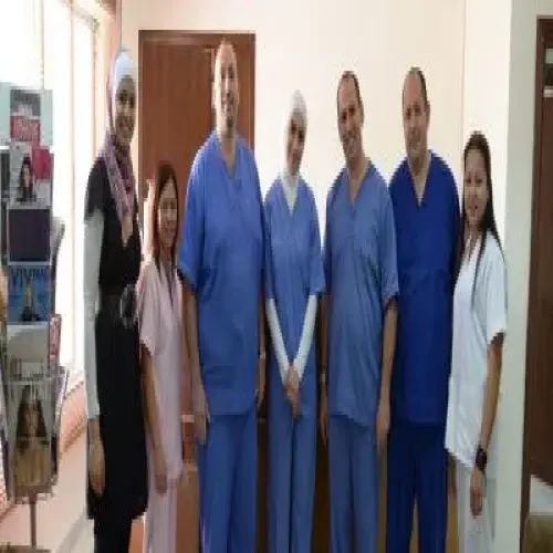 المركز الاستشاري لطب الاسنان اخصائي في طب اسنان