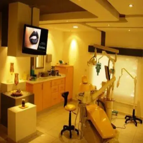 عيادة سمايل ديزاينر لطب الاسنان اخصائي في طب اسنان