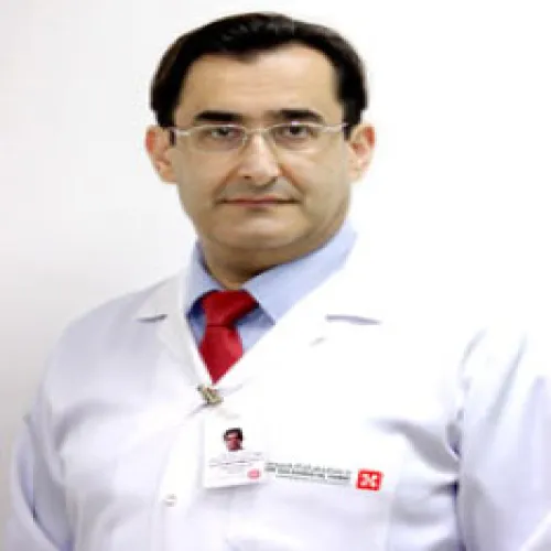 د. محمد رامز اخصائي في الأنف والاذن والحنجرة