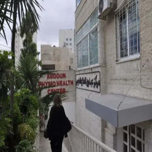 مركز عبدون للعلاج الطبيعي اخصائي في علاج طبيعي