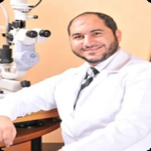 د. احمد المعتصم اخصائي في طب عيون