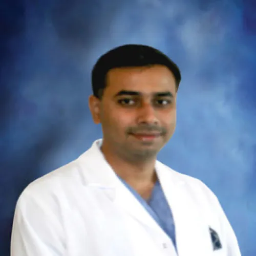 د. كمال رافيكومار اخصائي في جراحة الفك والأسنان