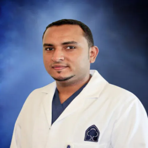 الدكتور عبدالله مبارك باشنيني اخصائي في طب اسنان