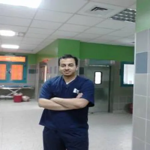 الدكتور احمد فؤاد عامر اخصائي في طب عام