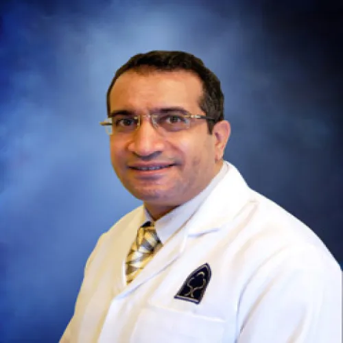 د. ايمن عبد العظيم اخصائي في طب أطفال