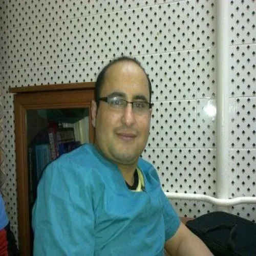 الدكتور عمار عبدالله الفقيه اخصائي في جراحة الكلى والمسالك البولية والذكورة والعقم
