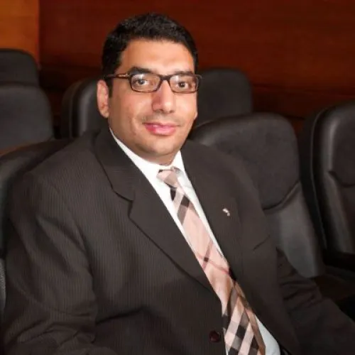 الدكتور محمد الفحار اخصائي في جراحة تجميلية