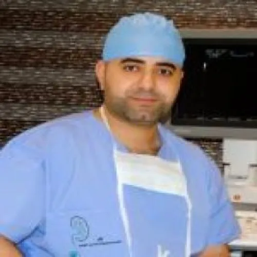 الدكتور محمد القزعة اخصائي في جراحة الكلى والمسالك البولية والذكورة والعقم