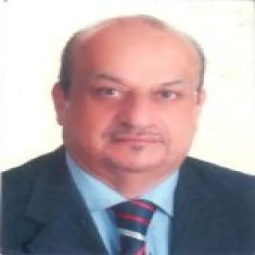 الدكتور احمد النسور اخصائي في باطنية