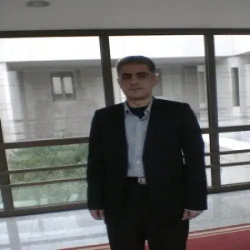 الدكتور عزت احمد